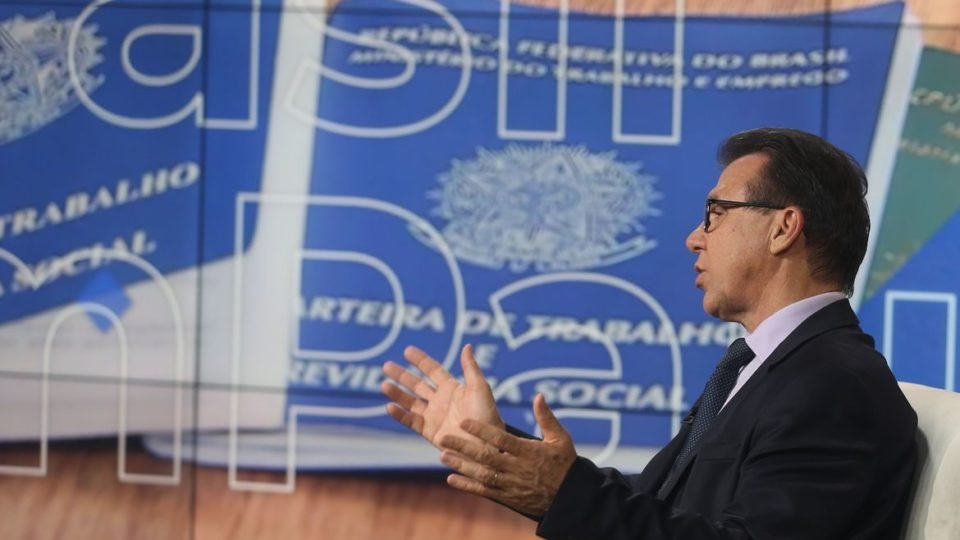 ao anunciar possivel novo minimo marinho fala que dilma sofreu golpe e ataca temer e bolsonaro