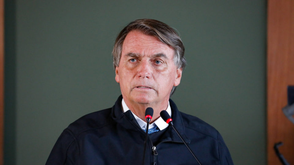 bolsonaro diz que pretende voltar ao brasil nas proximas semanas