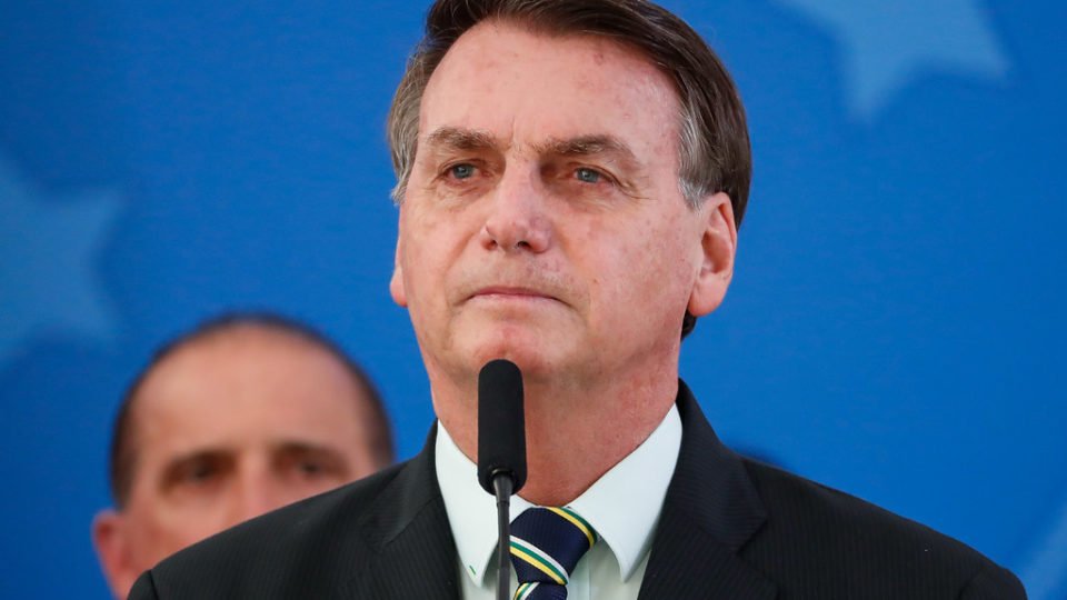 bolsonaro diz que volta ao brasil em marco para liderar oposicao a lula
