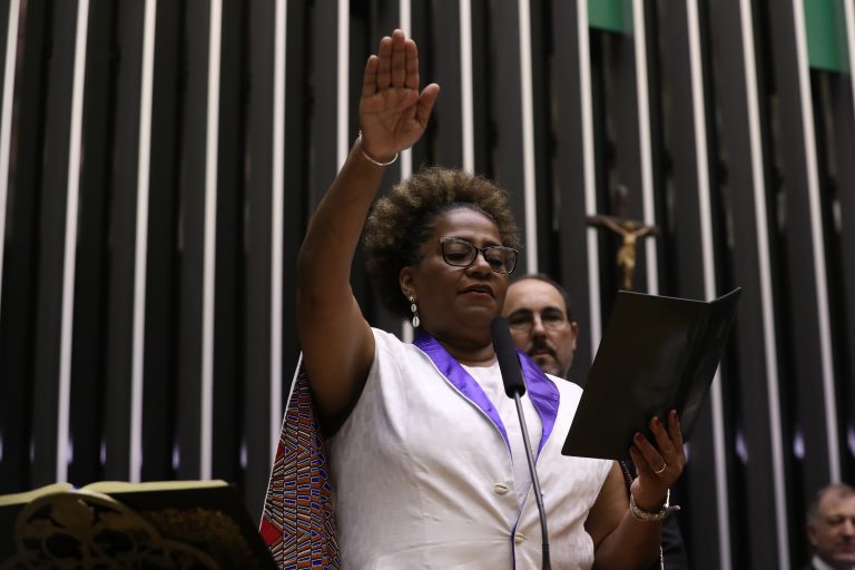 camara empossa suplentes de deputados que assumiram vaga de ministros e secretarios de estado