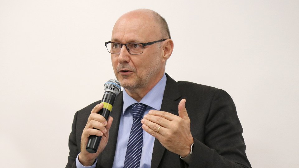 governo deve indicar ex chefe da pf para comando da abin