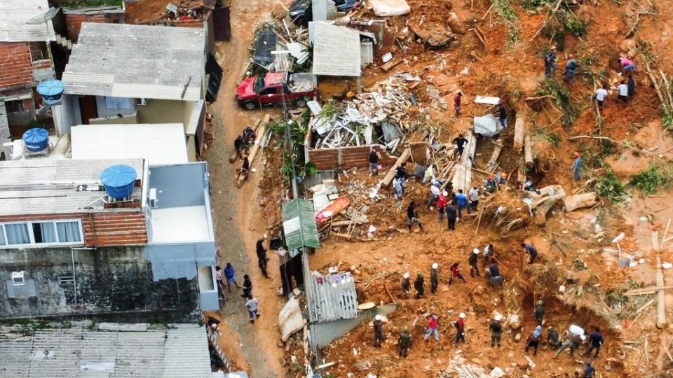 justica autoriza remocao forcada de moradores em areas de risco em sp