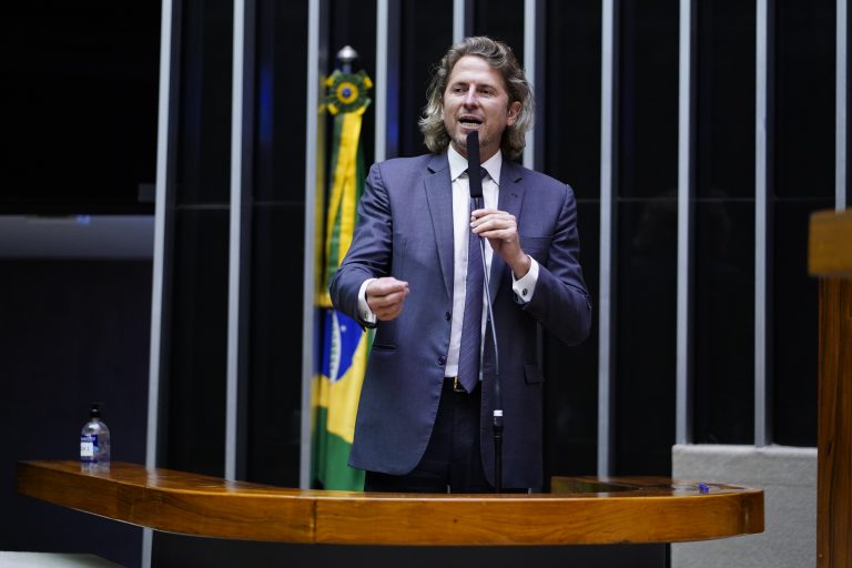 lider da federacao integrada pelo pt defende medidas para ajudar governo a erradicar a fome