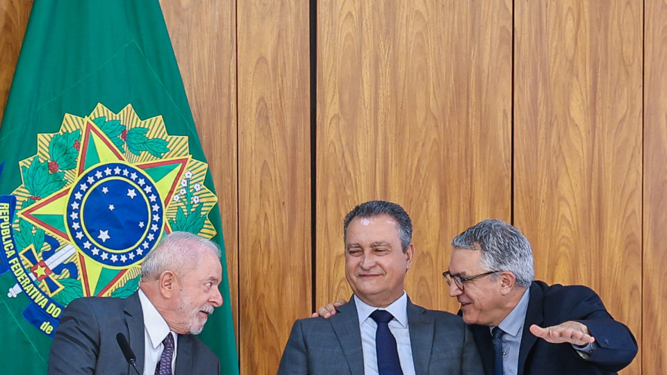 lula tenta cooptar todo o centrao e busca ate o pl para ampliar base no congresso