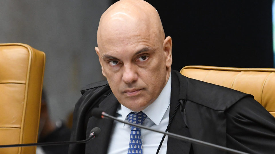 moraes decide que cabe ao stf julgar militares envolvidos nos atos de 8 de janeiro