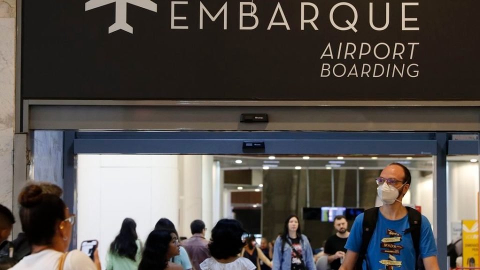 aereas formam grupo com governo para debater passagens a r 200