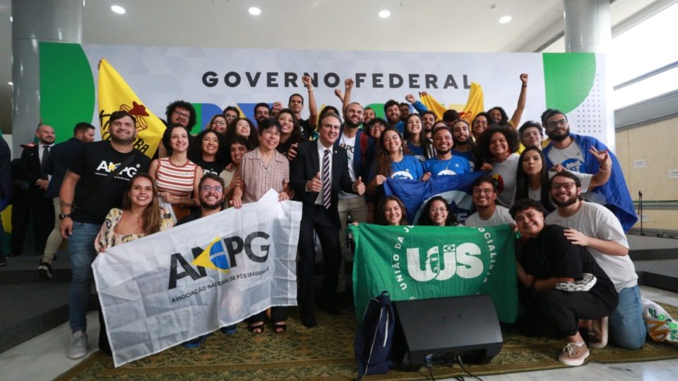 capes tera 53 mil novas bolsas de pos graduacao diz ministro