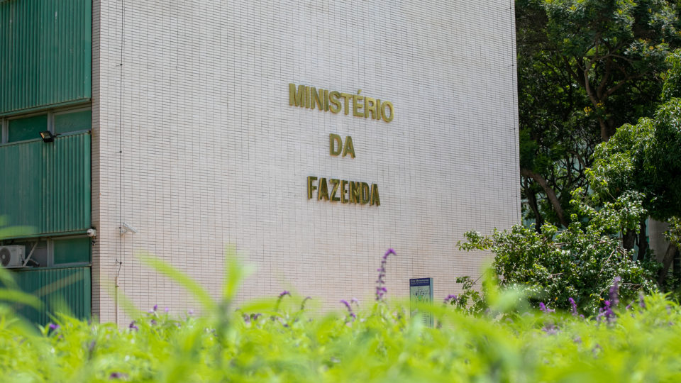 governo lula preve alta de 16 no pib em 2023 sob efeito de juro alto e supersafra