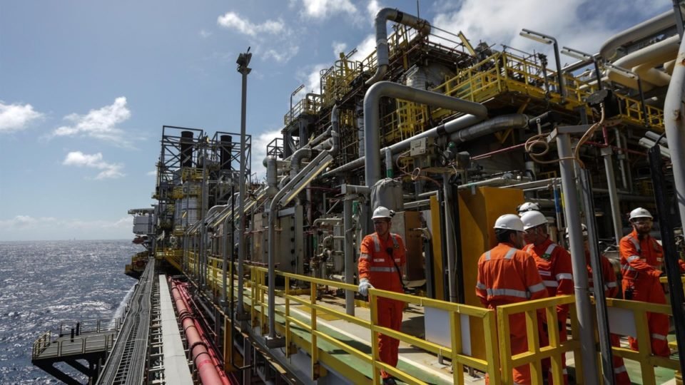 governo pede que petrobras reavalie venda de ativos apos eleicao do novo conselho