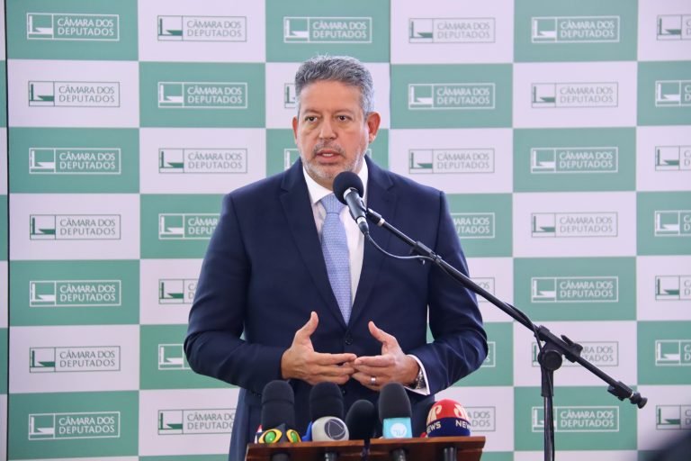 lira sugere proporcionalidade em comissoes mistas e prazo para votar mps