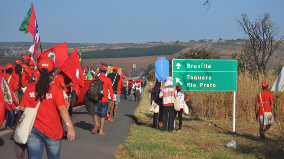 lula se omite sobre invasoes do mst e amplia crise com bancada do agro