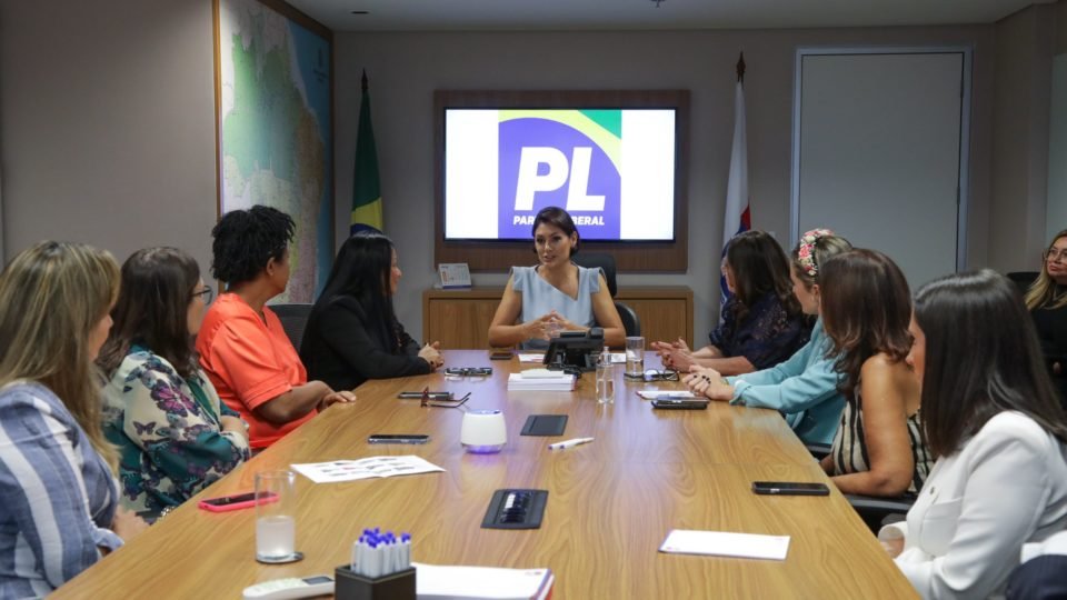 michelle bolsonaro quer turbinar o pl com liderancas femininas conservadoras