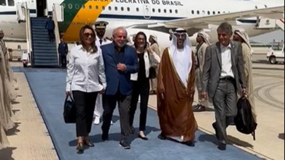 apos viagem a china lula chega aos emirados arabes