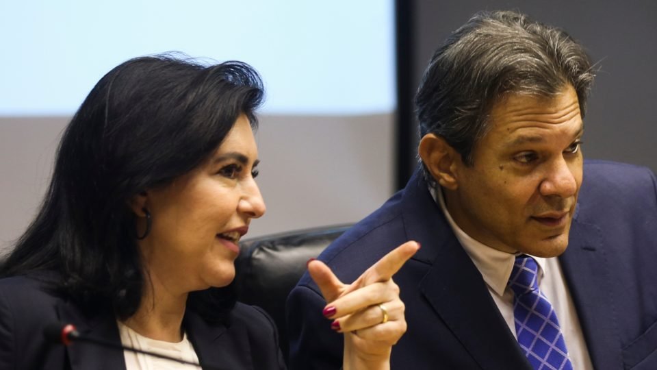 governo conta com aumento incerto de arrecadacao para zerar deficit publico