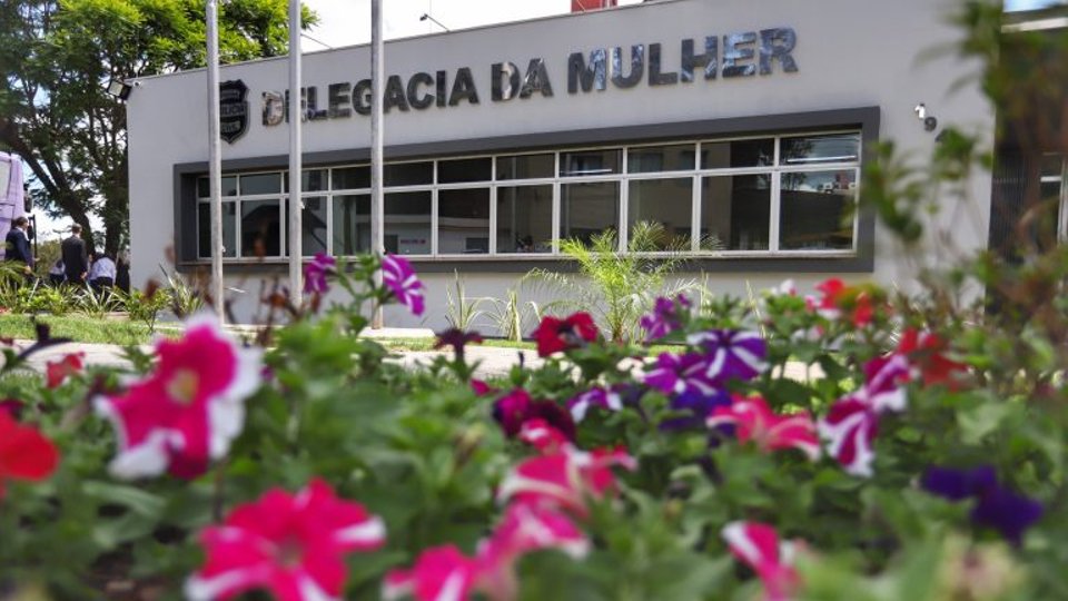 lula sanciona programa contra assedio sexual e delegacias da mulher abertas 24 horas
