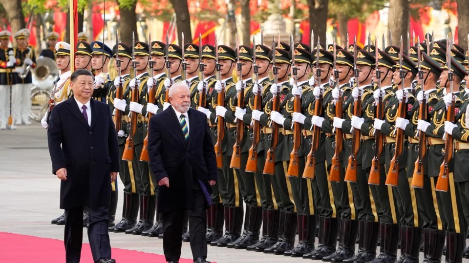 lula tem encontro com xi jinping e assina 15 acordos com a china