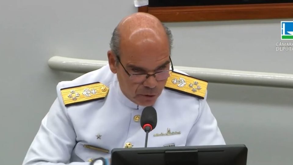 comandante da marinha classifica navio alemao flagrado na costa de sc como agressao ao brasil