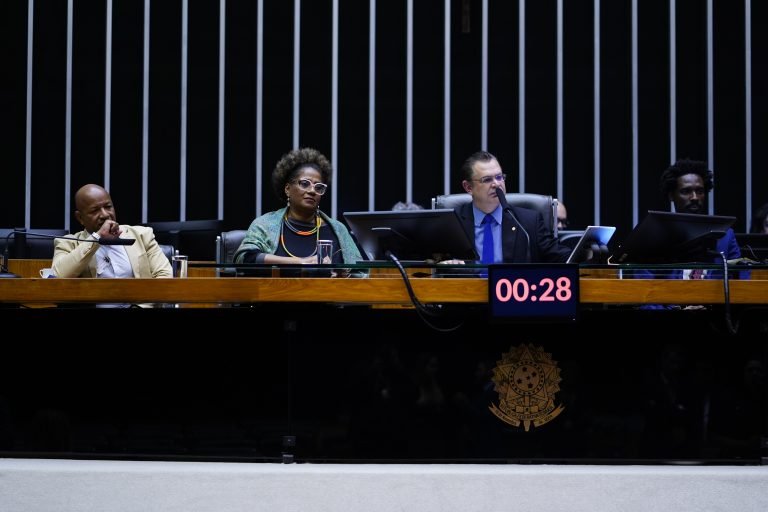 deputados criticam omissao do governo espanhol em ataques a vini jr