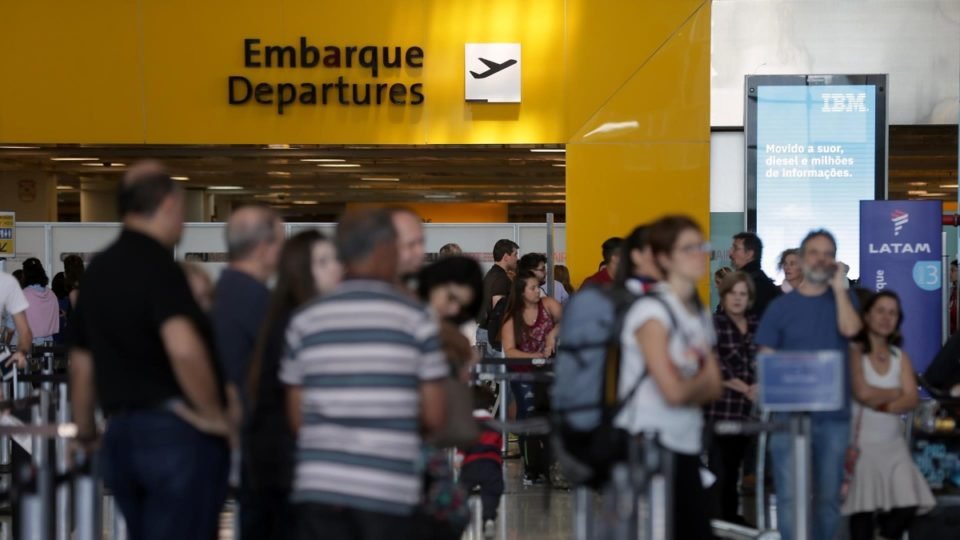 governo quer voo de r 200 mas pode encarecer outras passagens e desestimular concorrencia