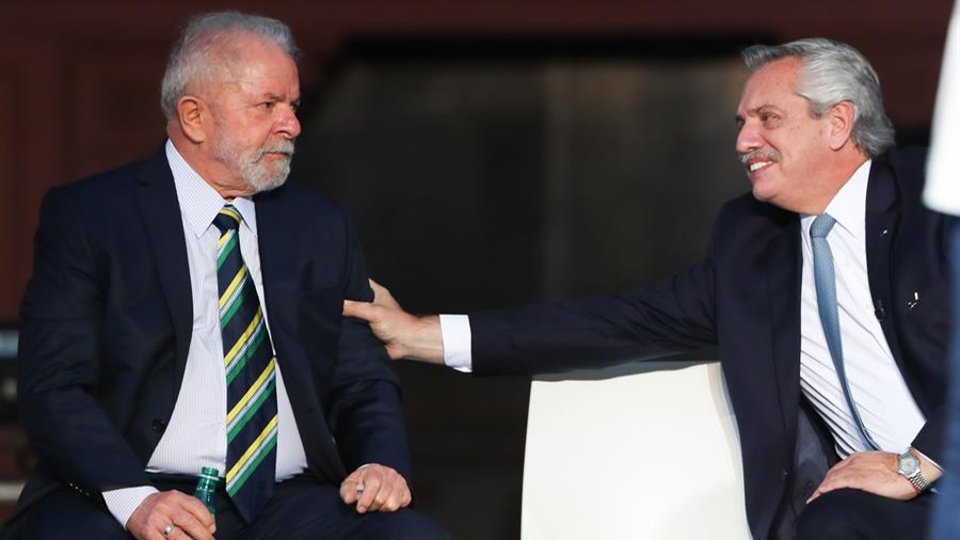 lula recebe fernandez e deve propor credito para exportacoes do brasil a argentina