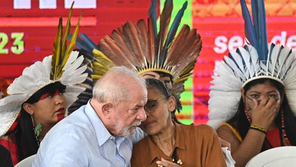 lula se reune a portas fechadas com ministros para tentar conter crise com marina silva e sonia guajajara