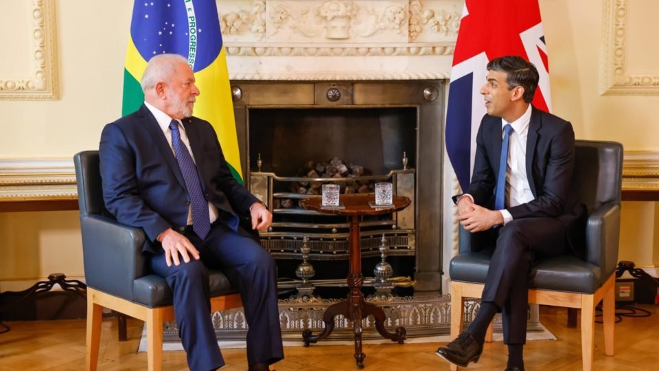 na inglaterra lula se escora em pauta ambientalista e volta a falar em discutir a paz no mundo