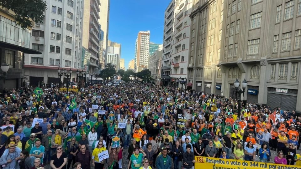 curitiba e palco da maior manifestacao contra a corrupcao e a favor de dallagnol