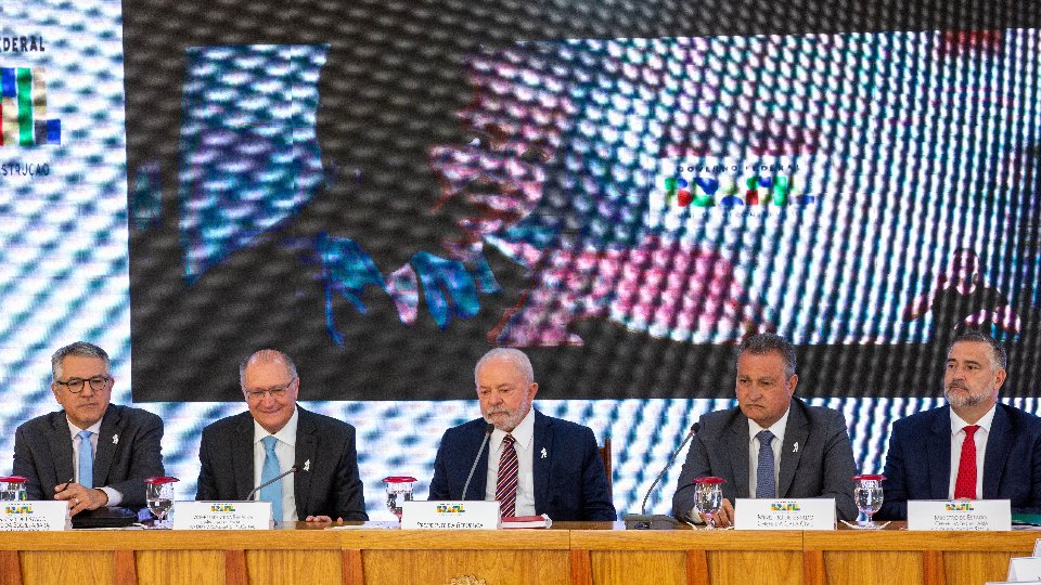 governo so repete ideias velhas e deveria repensar programas sociais dizem especialistas