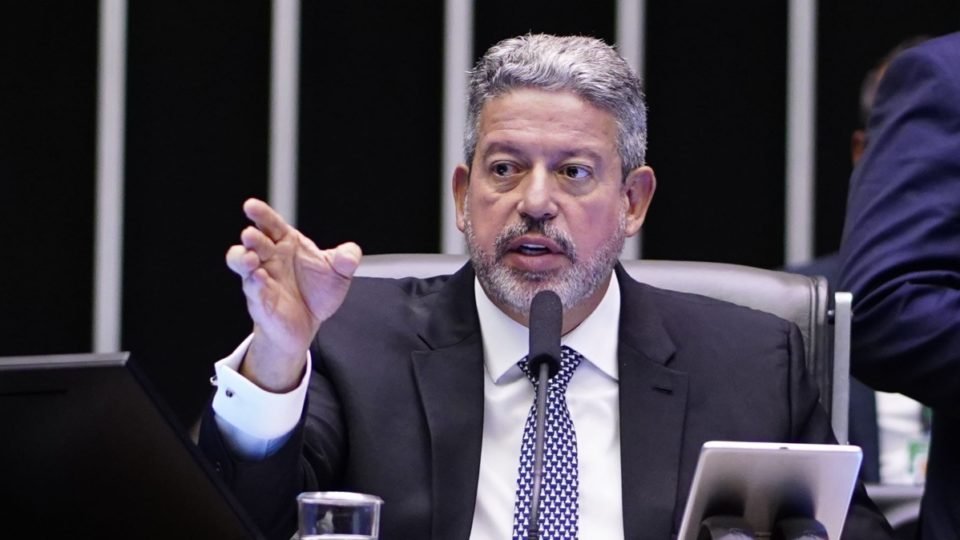 lira mantem poder na camara dos deputados apesar de denuncias contra assessores