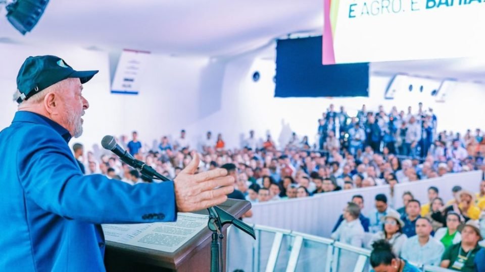 lula volta a criticar taxa de juros e diz que empresarios nao tem garantia de investir no pais