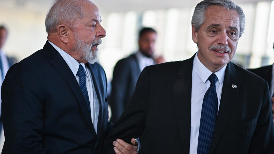 ex ministro boliviano acusa brasil e ditaduras latino americanas de subserviencia a russia china e ira