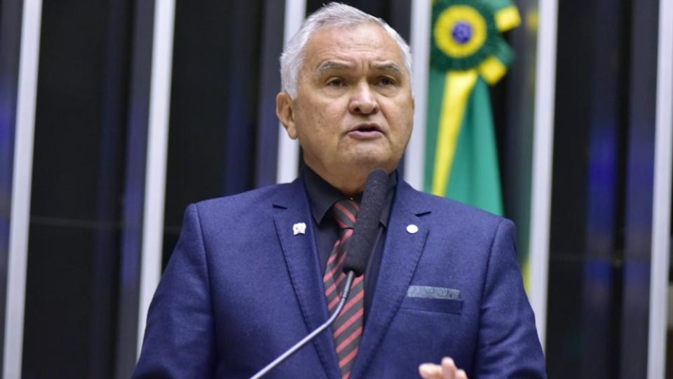 moraes abre inquerito contra general girao por suposta incitacao ao 8 de janeiro
