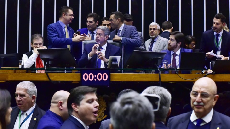 parlamentares de oposicao criticam pressa de lira e do governo para votar as pautas economicas