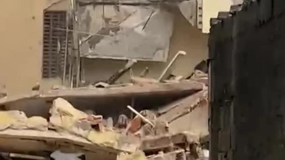 predios desabam na regiao metropolitana de recife e soterram moradores