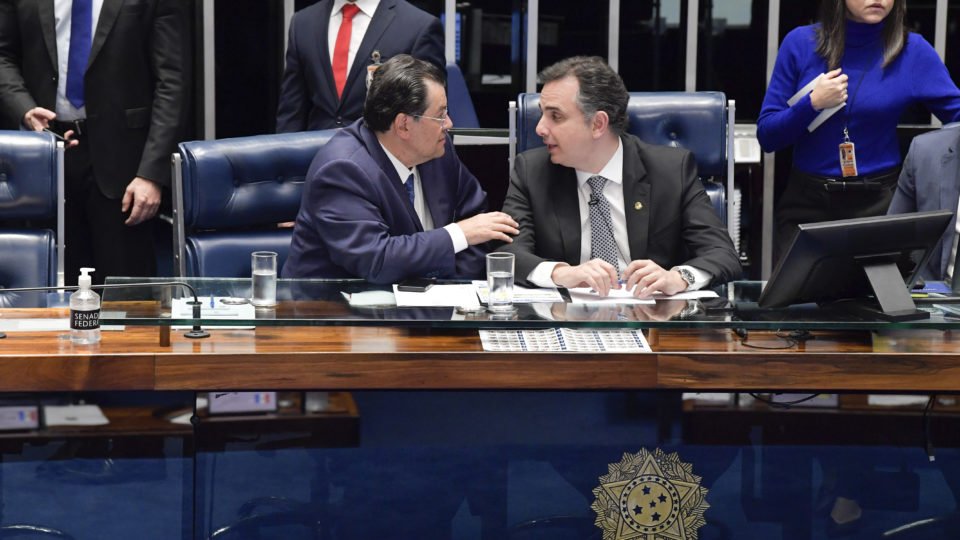 senado enfrenta penduricalhos impostos seletivos e batalha de estados na reforma tributaria