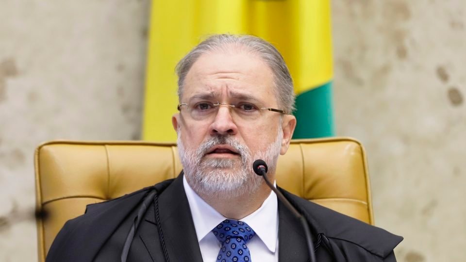 aras faz discurso de despedida com proximidade do fim do mandato na pgr
