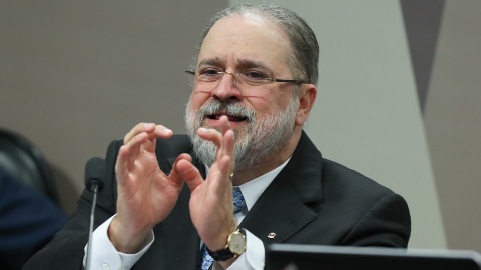 aras replica texto que relaciona desmonte da lava jato a sua continuidade no cargo