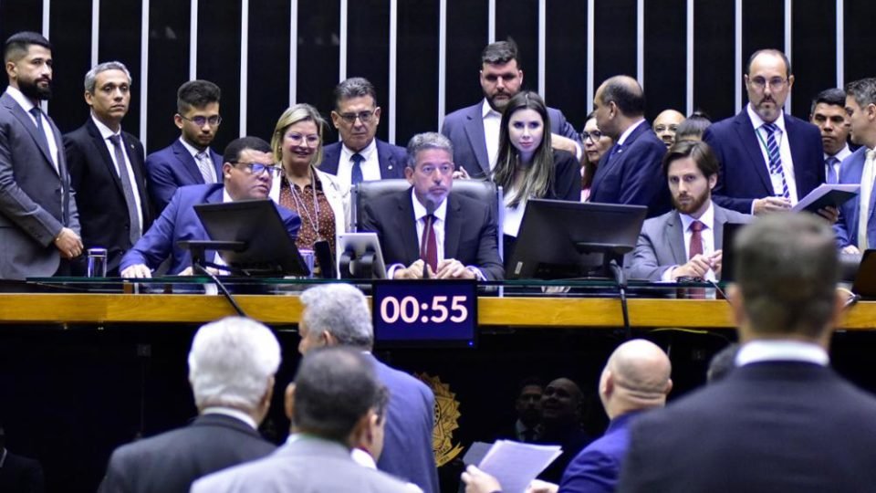 camara aprova mp que garante reajuste de 9 para servidores federais