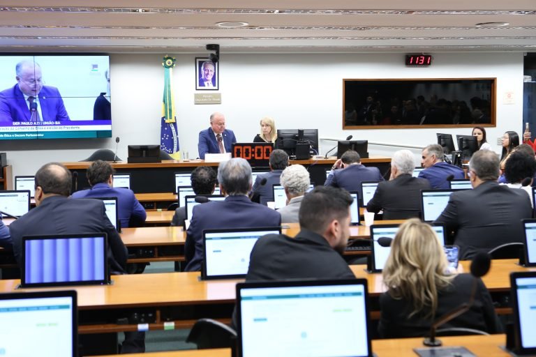 conselho de etica reune se nesta quarta para analisar dez processos que pedem a cassacao de deputados