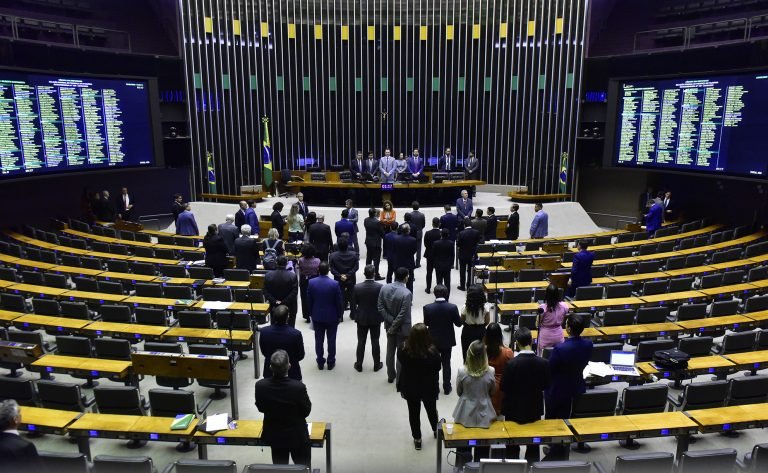 plenario aprova urgencia para duas propostas e encerra ordem do dia