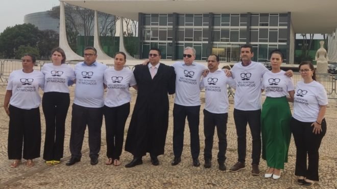 advogados de reus do 8 1 protestam em frente ao stf contra julgamento virtual