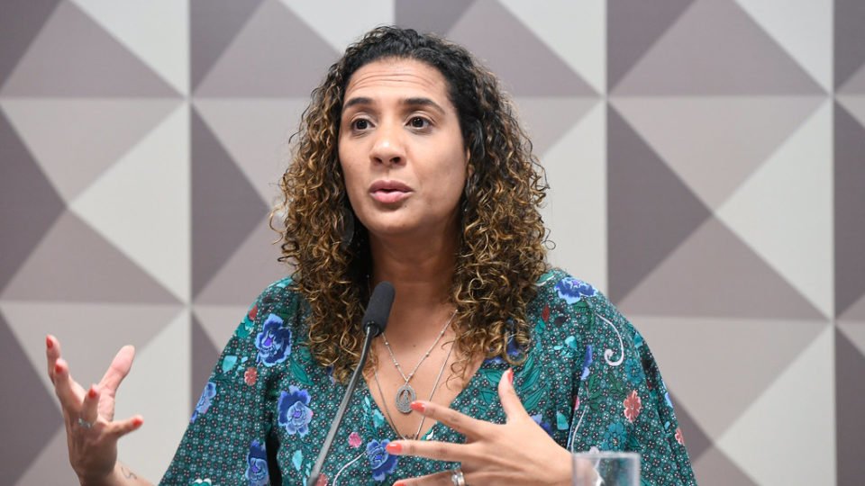 apos ameacas anielle franco pede escolta e aciona ministerio da justica