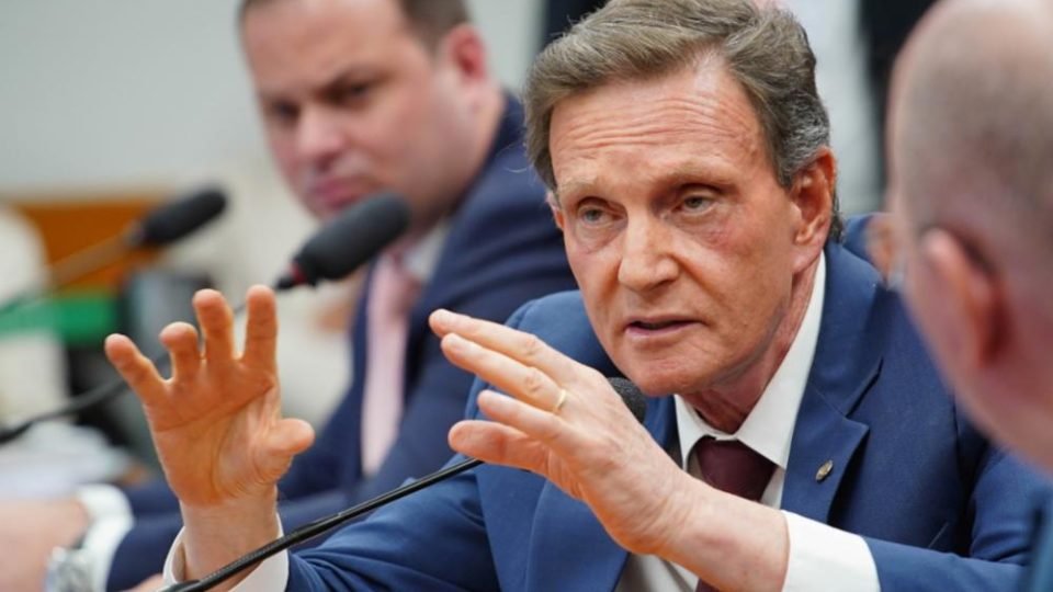 ccj da camara aprova pec que amplia isencao de igrejas e partidos politicos