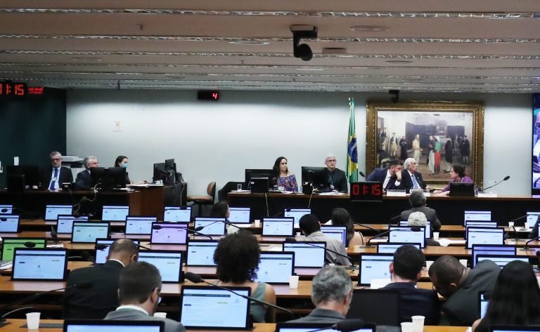 comissao especial pode votar parecer sobre cota dos partidos nesta terca feira