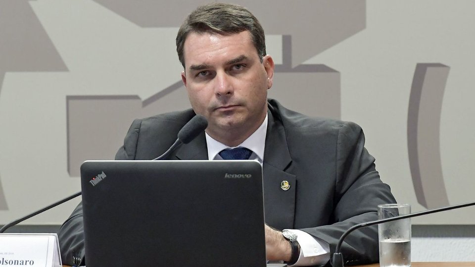 flavio cobra reacao da agu contra gleisi por proposta de extincao da justica eleitoral
