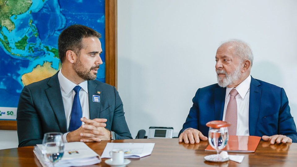 lula se reune com eduardo leite e governo edita mps para liberar recursos ao rio grande do sul