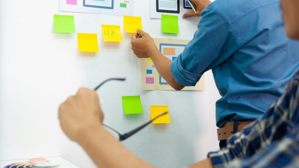 do modelo tradicional ao formato remoto como a plastika produtos digitais se adaptou as mudancas do mercado