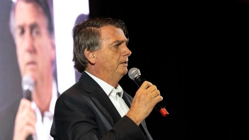 em vespera de julgamento bolsonaro chama tse de tribunal da esquerda
