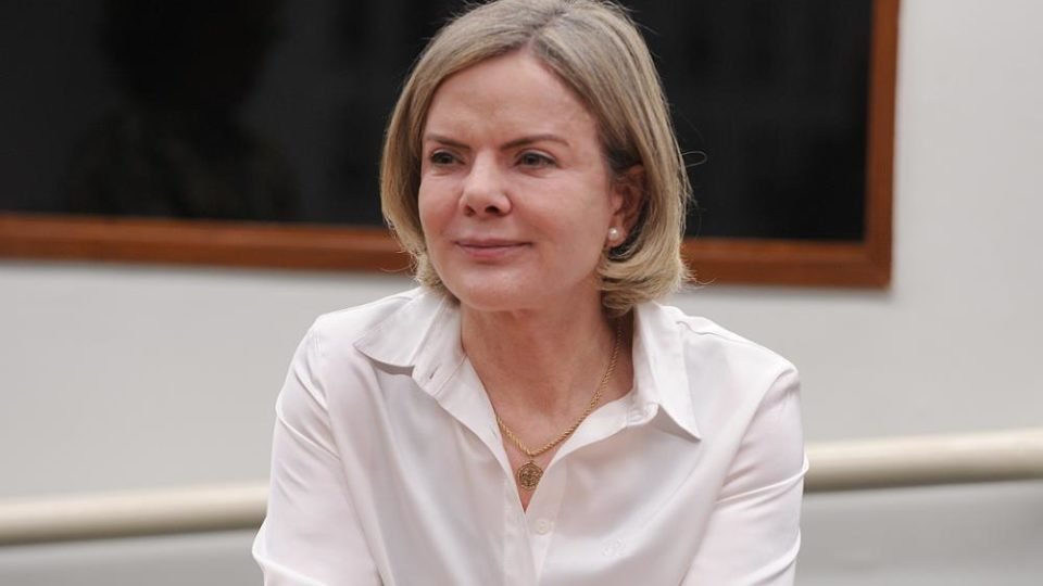 gleisi diz que pt avalia ter candidato a sucessao de lira na camara