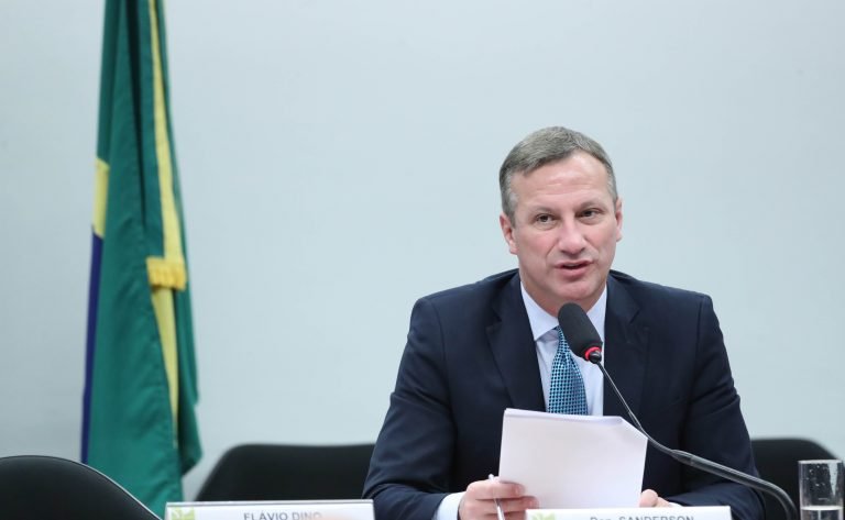 presidente da comissao de seguranca diz que tomara providencias legais contra ministro da justica